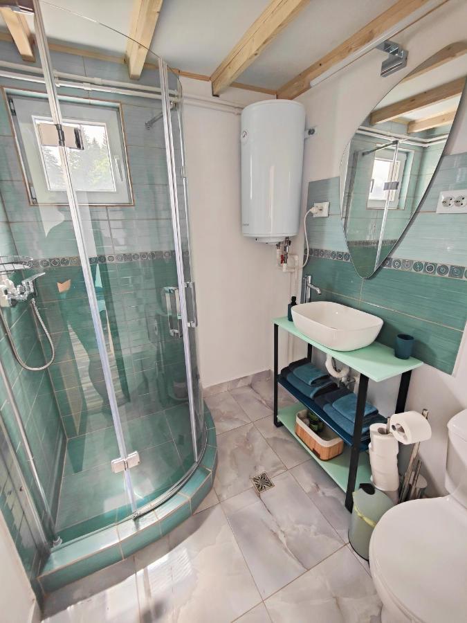 Rainbow Chalet Bran  Bagian luar foto