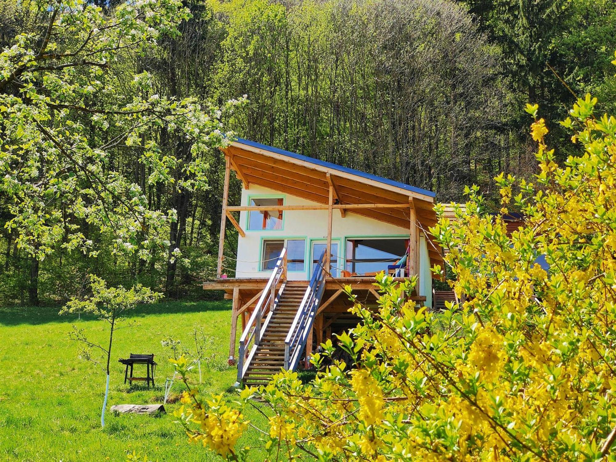 Rainbow Chalet Bran  Bagian luar foto